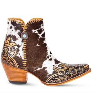 Western hand tooled cowhide ankle boots! (W-10) NWOT
